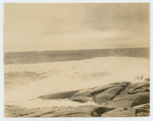 Image: Surf on rocks